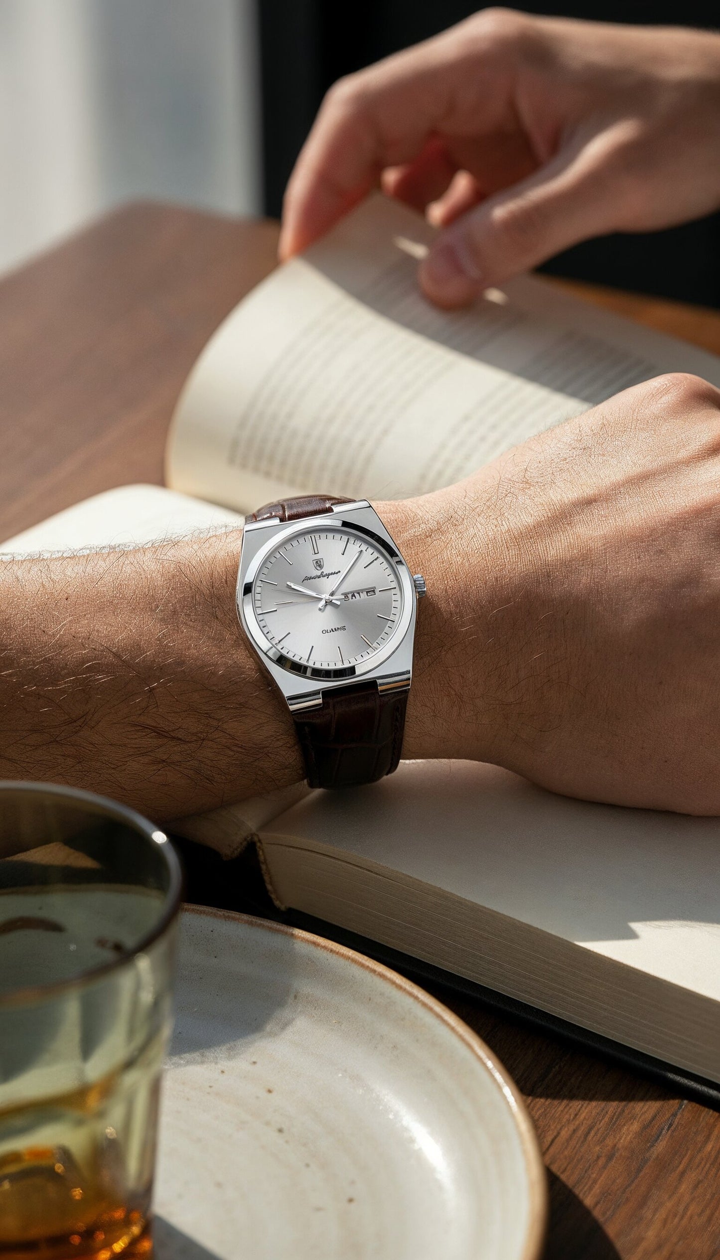 V&CO™  LEATHER DAY-DATE WATCH